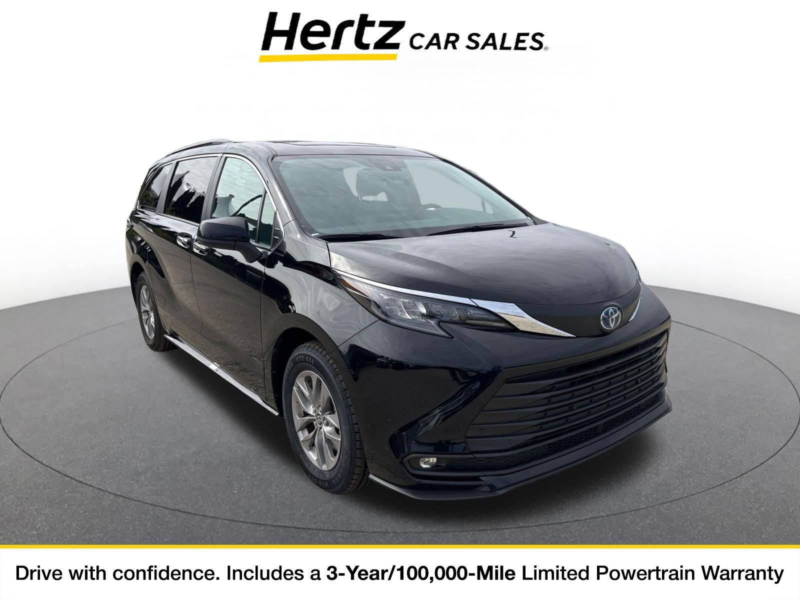 Used 2025 Toyota Sienna XLE FWD image 1