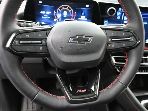 Used 2024 Chevrolet Traverse RS image 28