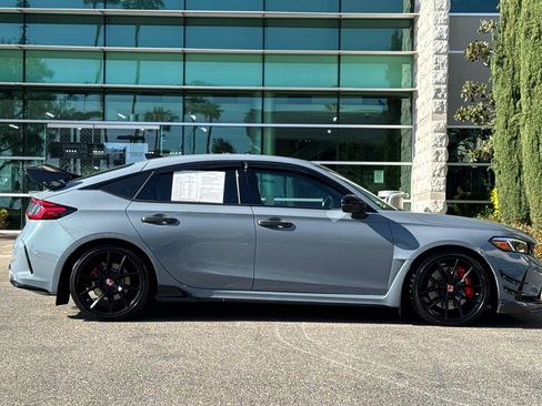 Used 2023 Honda Civic Type R image 3