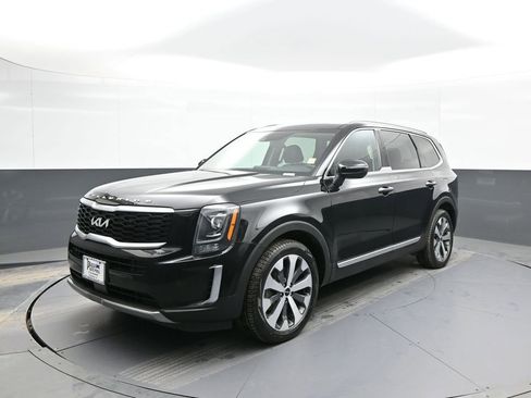 Certified 2022 Kia Telluride S image 1