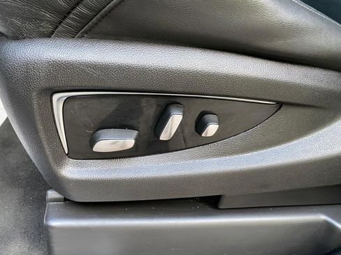 Used 2016 Cadillac Escalade 4WD image 27