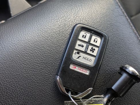 Used 2018 Honda Clarity Touring image 23