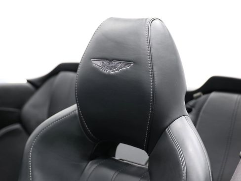 Used 2015 Aston Martin DB9 Volante RWD image 18