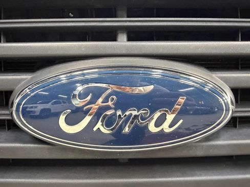 Used 2018 Ford Transit 150 XL RWD image 47