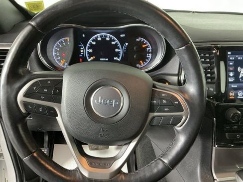 Used 2021 Jeep Grand Cherokee Laredo X image 16