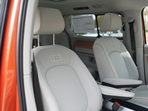 New 2025 Volkswagen ID. Buzz Pro S Plus image 24