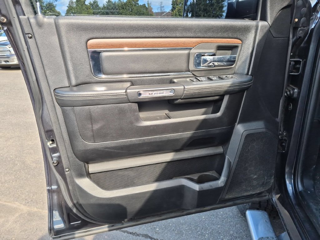 Used 2017 RAM 3500 Laramie AWD/4WD image 11