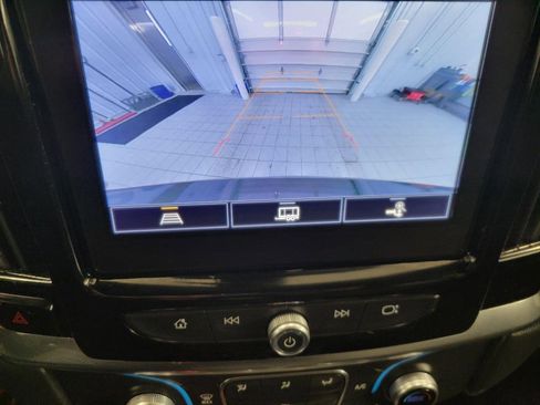 Used 2023 Chevrolet Traverse LT image 16