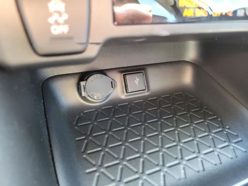 Used 2022 Toyota RAV4 XLE image 34