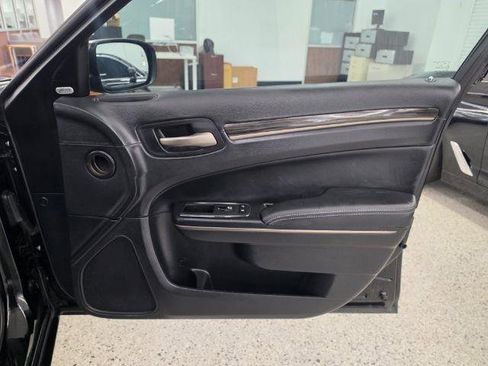 Used 2013 Chrysler 300 C RWD image 29