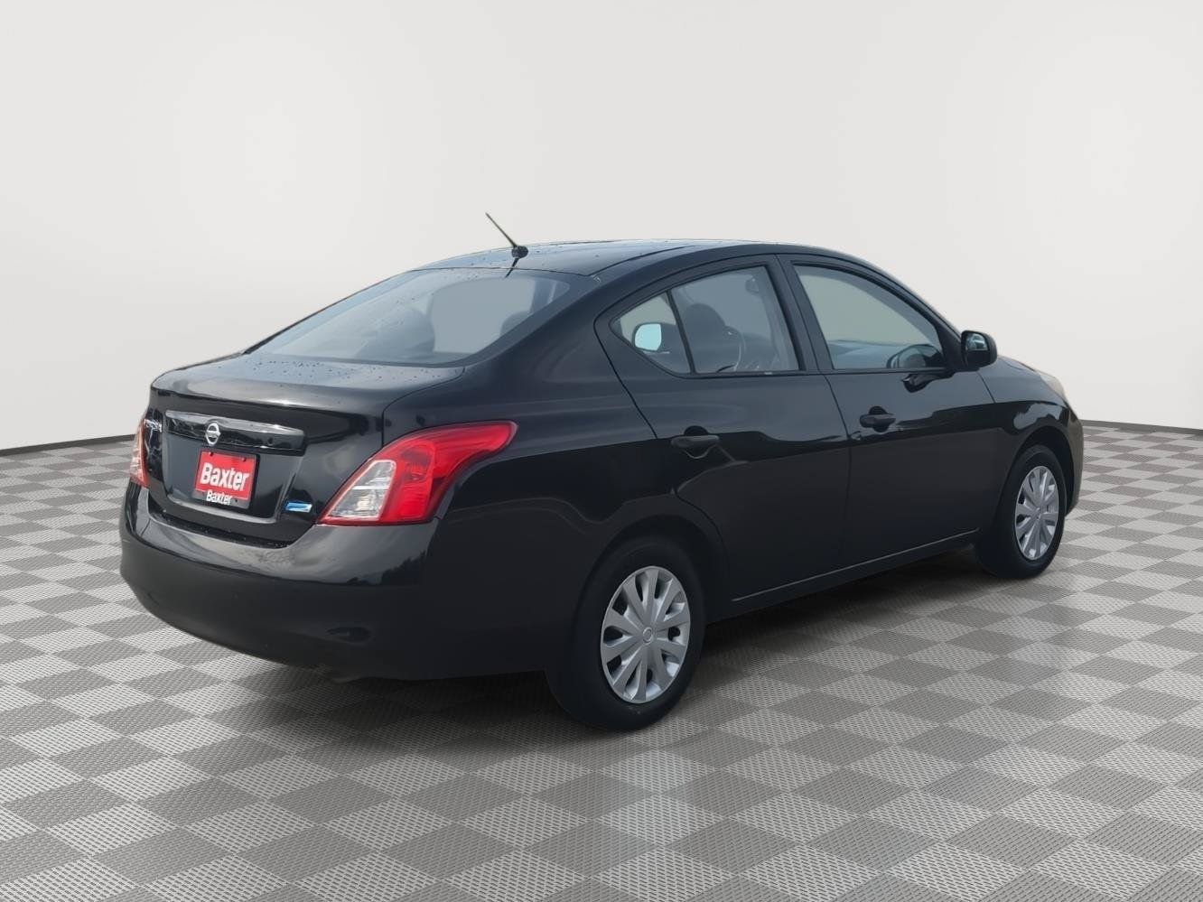 Used 2013 Nissan Versa S FWD image 9