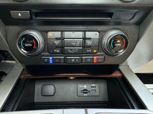 Used 2015 Ford F150 Lariat w/ Equipment Group 502A Luxury image 37