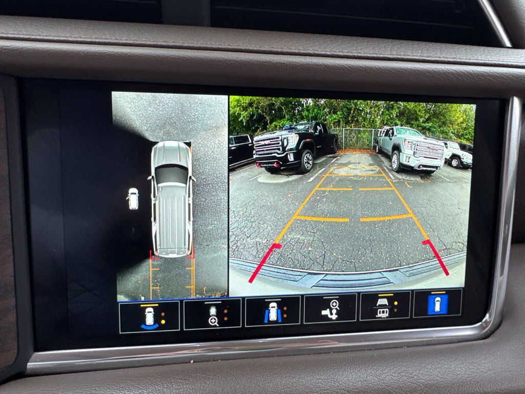 Used 2022 GMC Yukon Denali AWD/4WD image 13