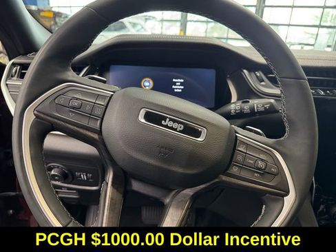 Used 2025 Jeep Grand Cherokee L Limited image 20