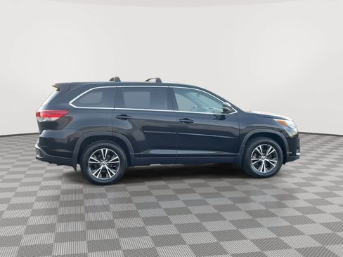 Used 2019 Toyota Highlander LE image 9