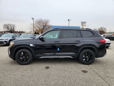 New 2026 Volkswagen Atlas Peak Edition image 5