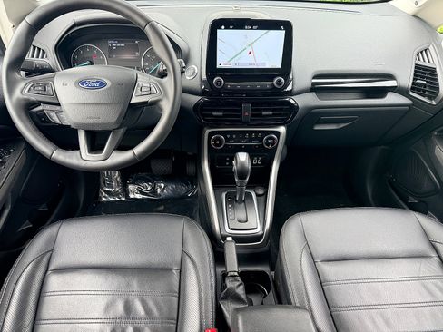 Used 2018 Ford EcoSport Titanium w/ Titanium Cold Weather Package AWD/4WD image 11