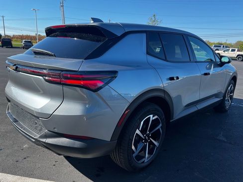 Used 2025 Chevrolet Equinox EV LT image 4