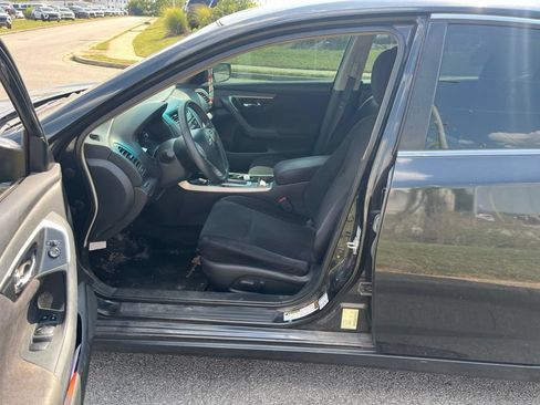 Used 2013 Nissan Altima 2.5 S FWD image 6
