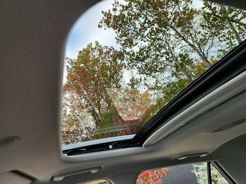 Certified 2024 Hyundai Venue SEL image 25