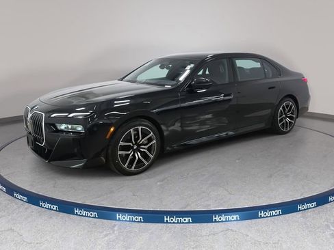 Certified 2023 BMW 760i xDrive image 2