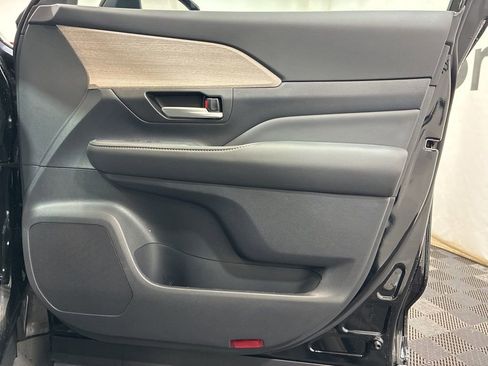 New 2026 Toyota Grand Highlander AWD image 11