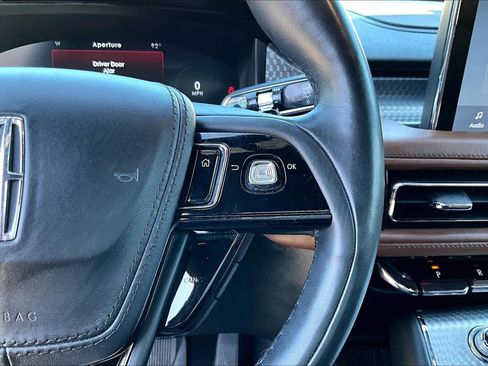 Used 2020 Lincoln Aviator Grand Touring w/ Elements Package Plus AWD/4WD image 25