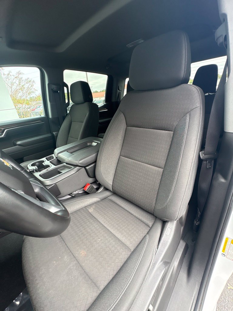 Used 2025 Chevrolet Silverado 1500 LT AWD/4WD image 13