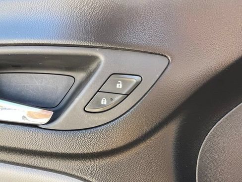 Used 2020 Chevrolet Equinox LT w/ Driver Convenience Package AWD/4WD image 22