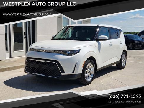 Used 2023 Kia Soul LX w/ LX Technology Package FWD image 1
