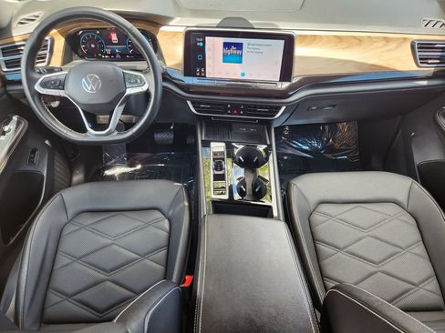 Used 2025 Volkswagen Atlas SE AWD/4WD image 15