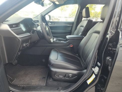 New 2025 Jeep Grand Cherokee Limited image 19