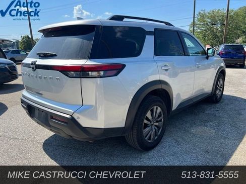 Used 2025 Nissan Pathfinder SV FWD image 3
