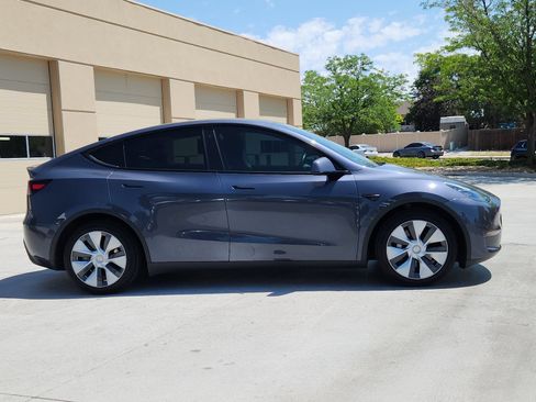 Used 2023 Tesla Model Y Long Range AWD/4WD image 6
