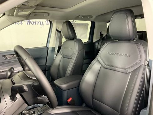 New 2025 Ford Maverick Lariat w/ Black Appearance Package image 14