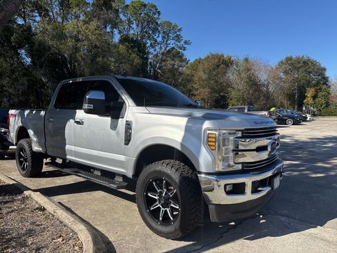 Used 2019 Ford F250 Lariat w/ Chrome Package image 1