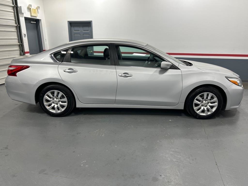Used 2016 Nissan Altima 2.5 S FWD image 6