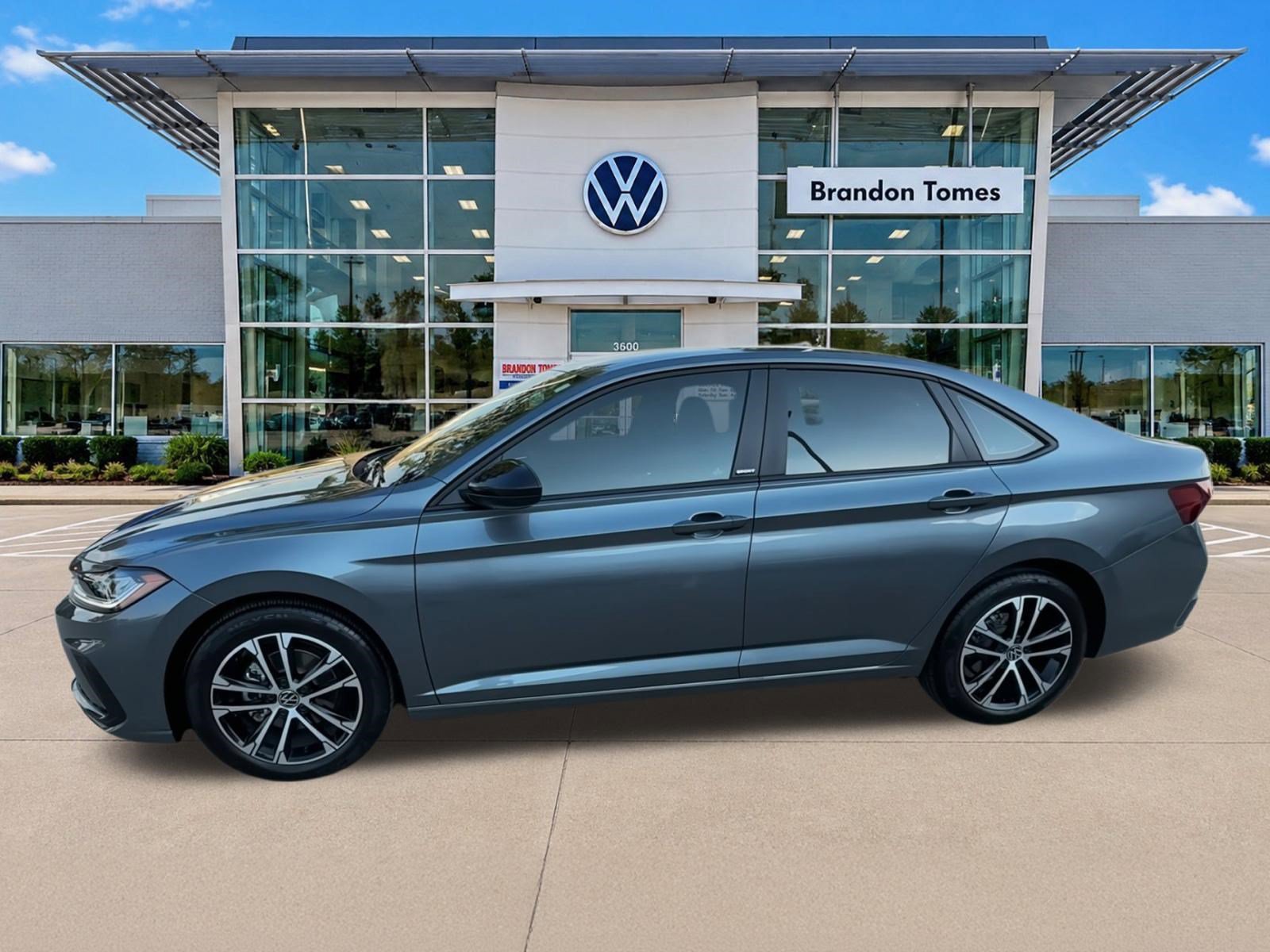 Used 2026 Volkswagen Jetta Sport FWD image 4
