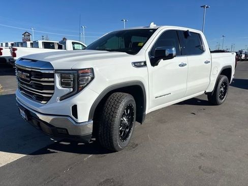 Certified 2024 GMC Sierra 1500 SLT image 7
