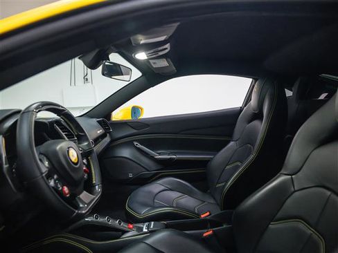 Used 2018 Ferrari 488 GTB RWD image 22