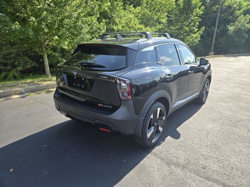 New 2026 Nissan Kicks SR w/ SR Premium Package AWD/4WD image 3