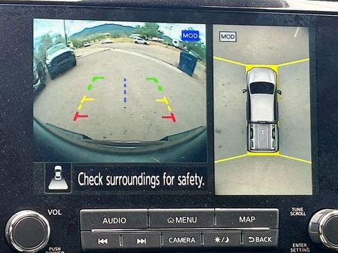 Used 2024 Nissan Titan PRO-4X w/ Pro-4x Convenience Package AWD/4WD image 14