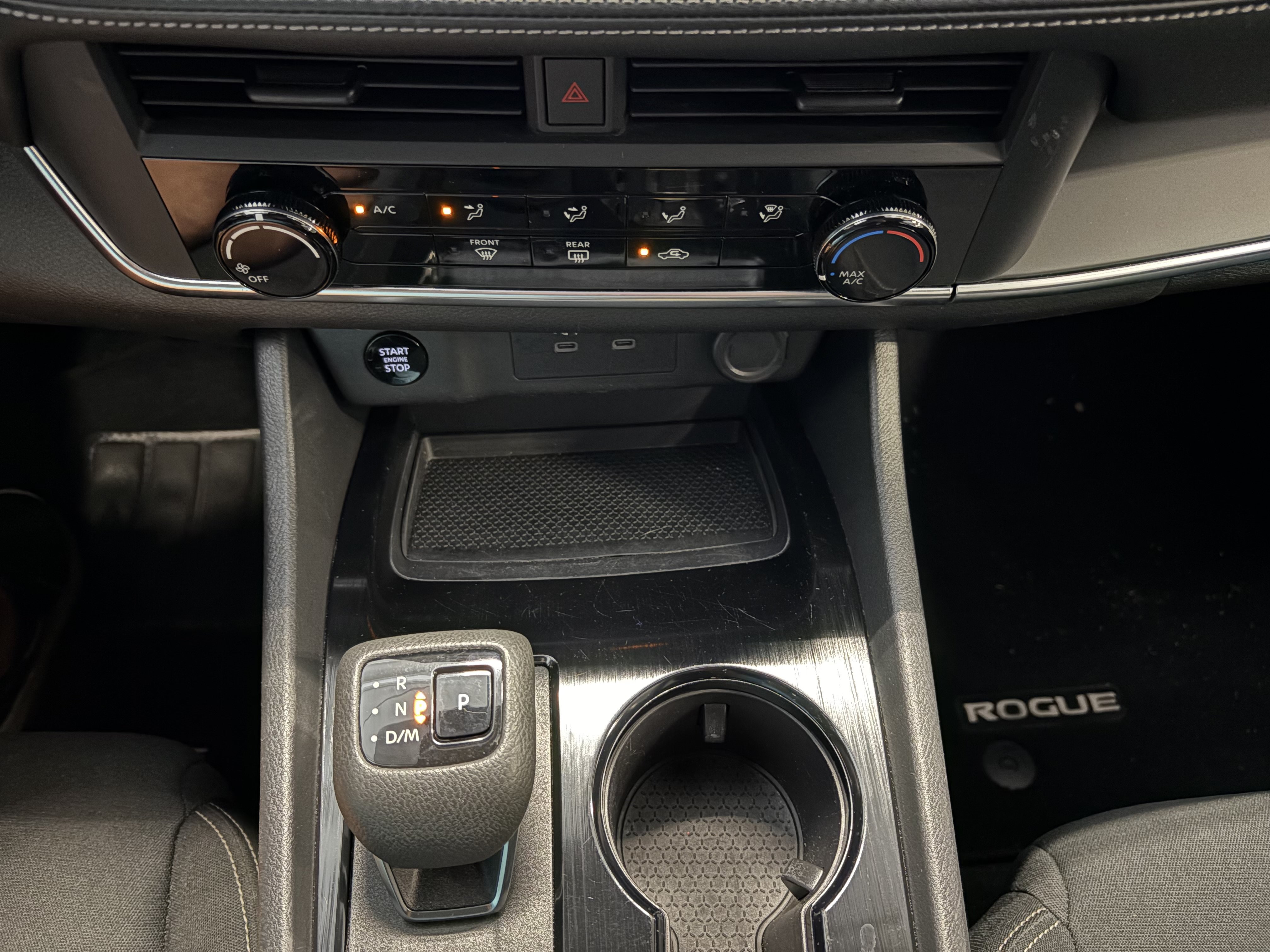 Used 2024 Nissan Rogue S AWD/4WD image 18
