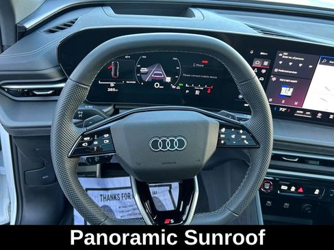 Used 2025 Audi SQ5 Premium Plus w/ Premium Plus Package image 13