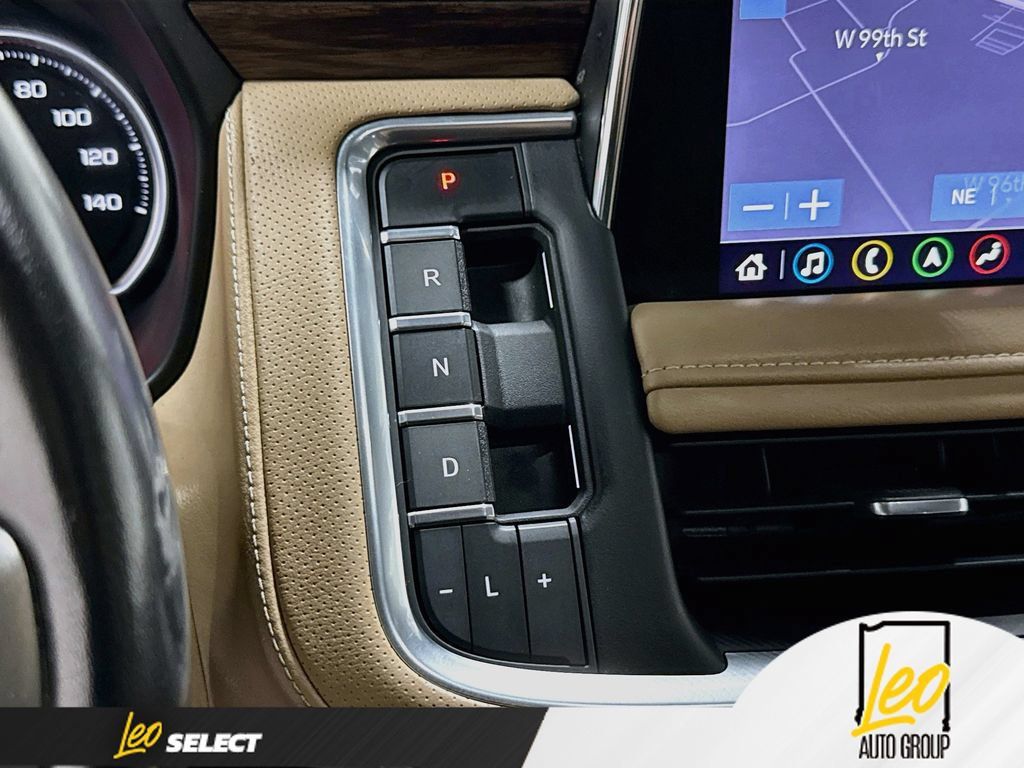 Used 2021 Chevrolet Suburban Premier w/ Premium Package AWD/4WD image 20