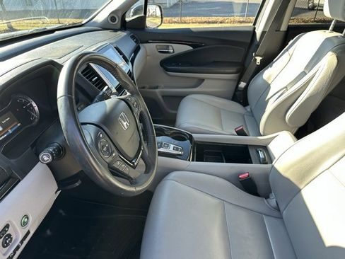 Used 2017 Honda Pilot Touring image 7