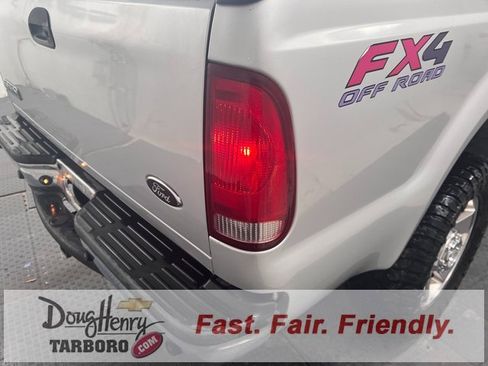 Used 2006 Ford F250 Lariat image 13
