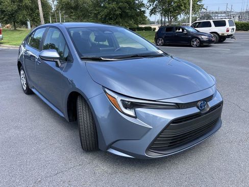 Used 2025 Toyota Corolla LE FWD image 7