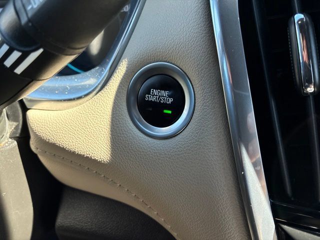Used 2022 Chevrolet Traverse LT AWD/4WD image 29