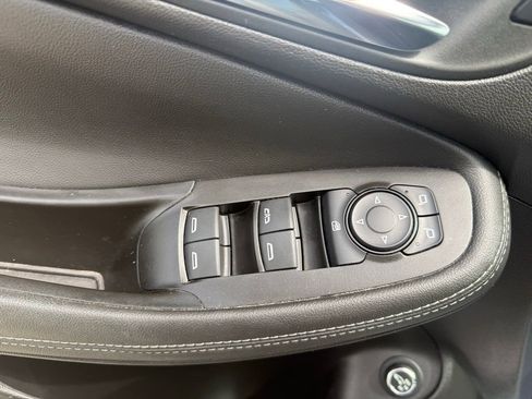 Used 2023 Buick Encore GX Essence FWD image 26